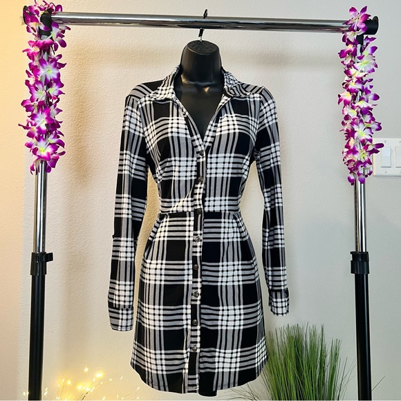 Derek Heart Dresses & Skirts - Derek Heart Black & White Checkered Longsleeve Collard A-Line Fit &Flare Dress M
